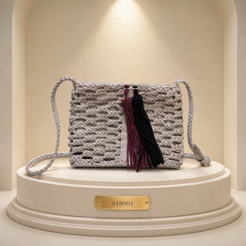 bolsa com tassel com textura trançada 418001